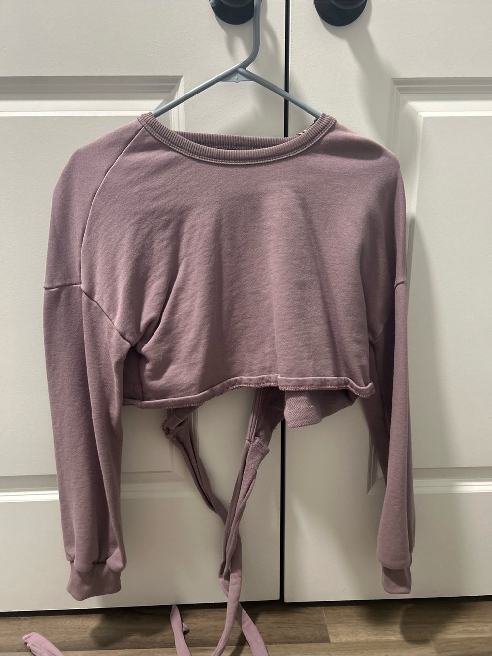 Cropped Tie-Back Long Sleeve Top — Mauve Pink